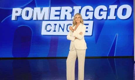 “A Pomeriggio 5 arriva un uomo”. Piersilvio Berlusconi, chi vuole dopo Myrta Merlino