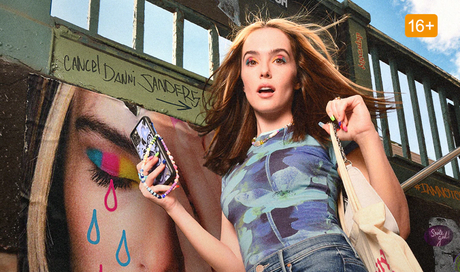 Not Okay: la colonna sonora del film con Zoey Dutch e Dylan O’Brien su Disney Plus
