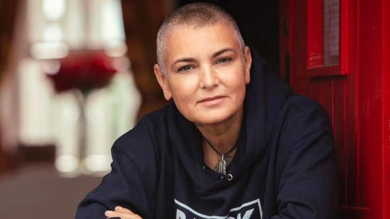 Sinéad O’Connor, la vita della cantante irlandese diventa un film: tutti i dettagli e la data di uscita sul grande schermo