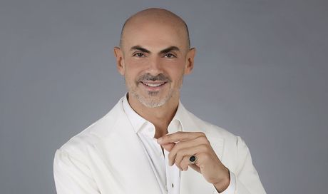 Enzo Miccio: “Domenica In? È successo in modo inaspettato. In tv si deve parlare di bellezza, quella fatta di rispetto”. L’intervista esclusiva a TvBlog