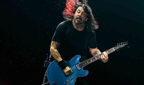 Foo Fighters, live EP a sorpresa su Bandcamp: “Are Playing Where ???? Vol. 1” sostiene le mense locali