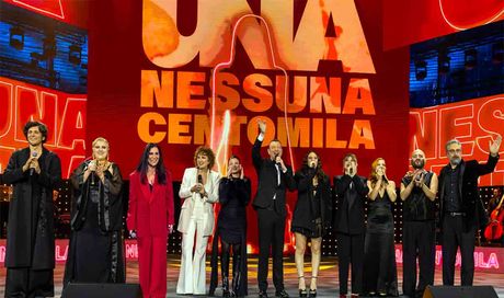 Una Nessuna Centomila 2025 su Canale 5: musica e parole contro la violenza sulle donne. Anticipazioni, ospiti e possibile scaletta