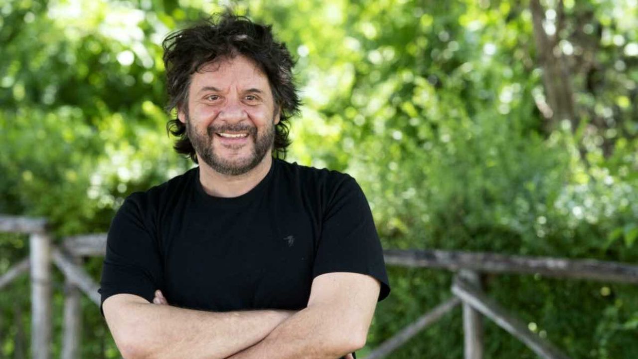 Sanremo 2026, Lillo Petrolo co-conduttore nella serata cover: l’indiscrezione di Cinemotore mette in moto i bookmakers