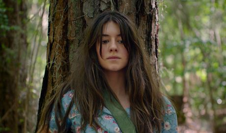 La ragazza della palude: foto e poster del thriller di Olivia Newman