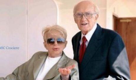 Nonostante tutto, la solita Mondaini: “Chiamo il Paradiso ogni giorno e chiedo di Raimondo”