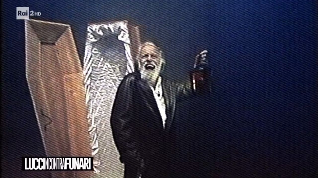 Lucci incontra Funari, una lezione di (storia del) linguaggio tv (e di coraggio) in prima serata
