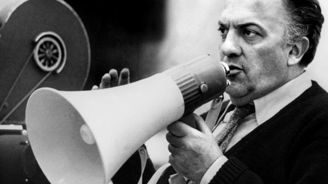Fellini ha cambiato per sempre la storia del cinema: 5 film per comprendere un talento unico e irripetibile